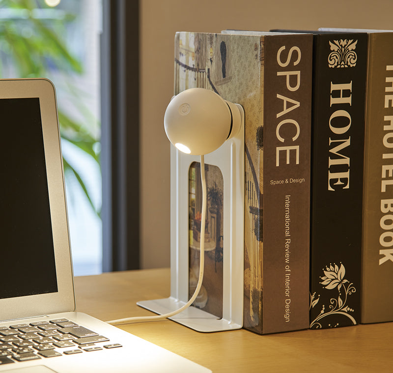 ぴたっとLED MBK039 MBK040 黒 白｜リーディングライト(読書灯