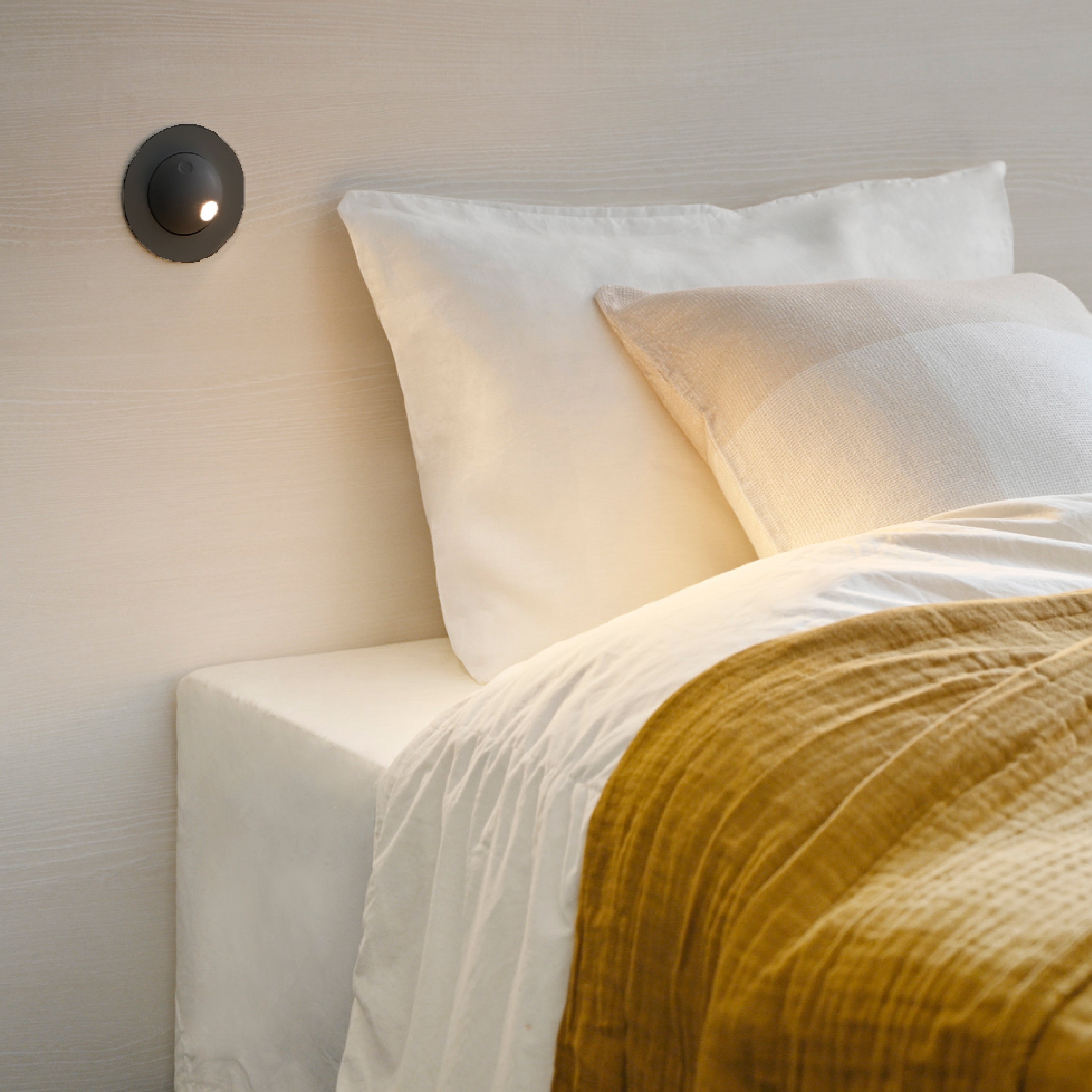 鉄道車両用読書灯 鉄道車両用読書灯