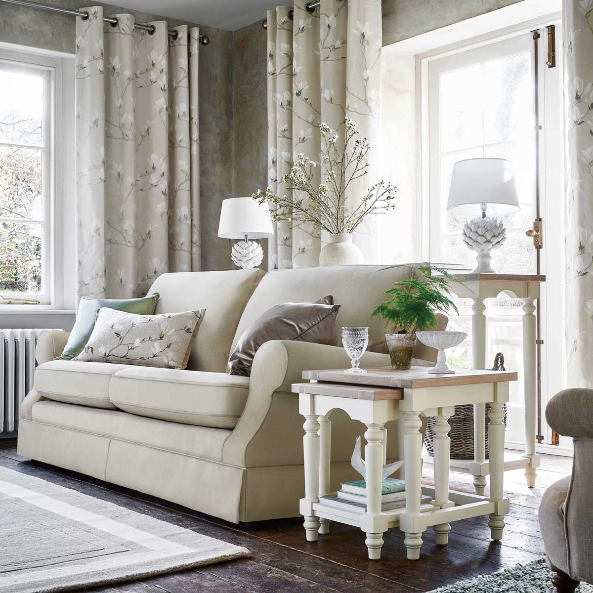 最終値下げ！Laura Ashley ローラアシュレイクリフトンコーヒーテーブル d537120812.3-575x431.gif