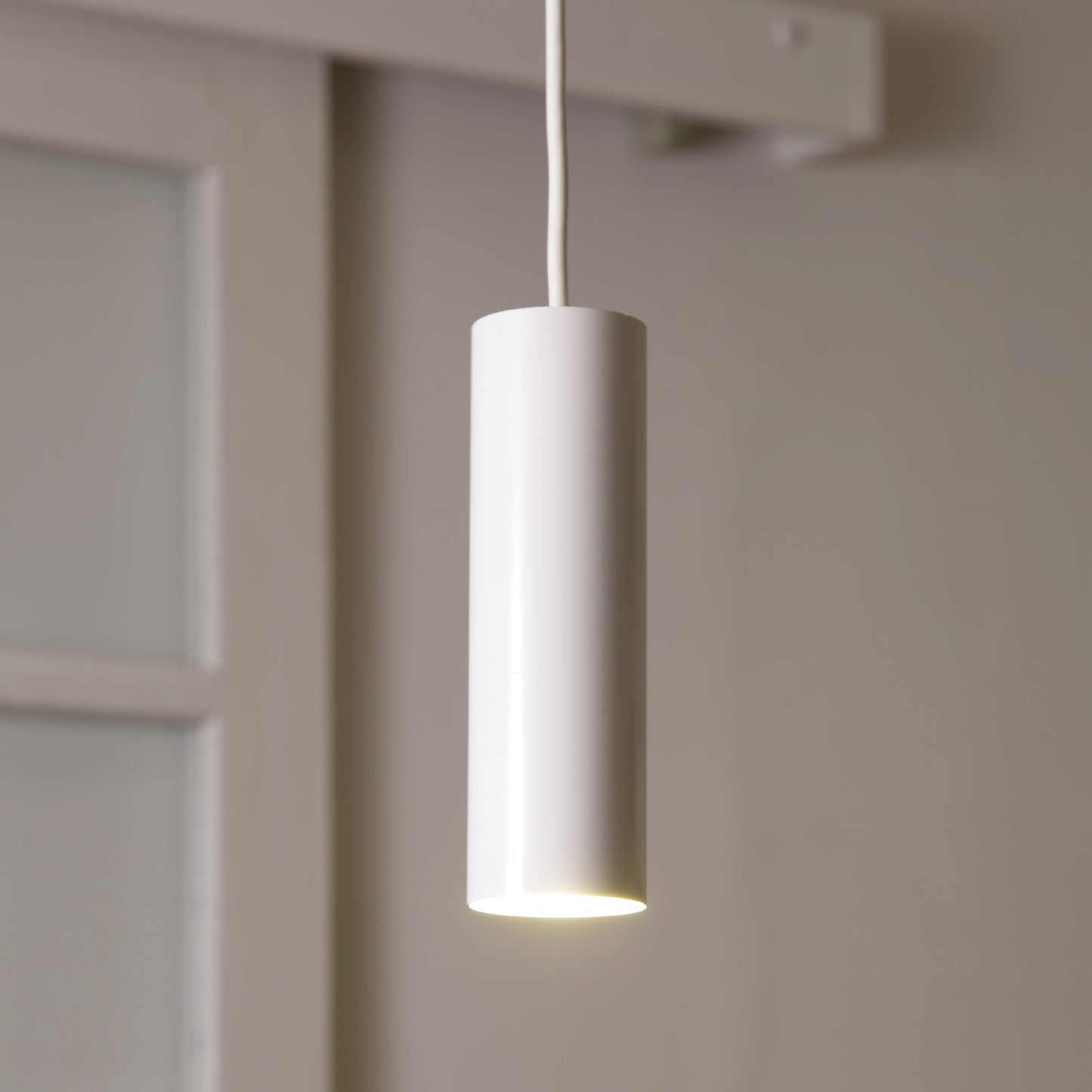 シンプル ミニマルデザイン 円筒ペンダントライト 直径5.5cm 電球色 MPN04 MPN05 引掛シーリング/ダクトプラグ【ペンダントライト】