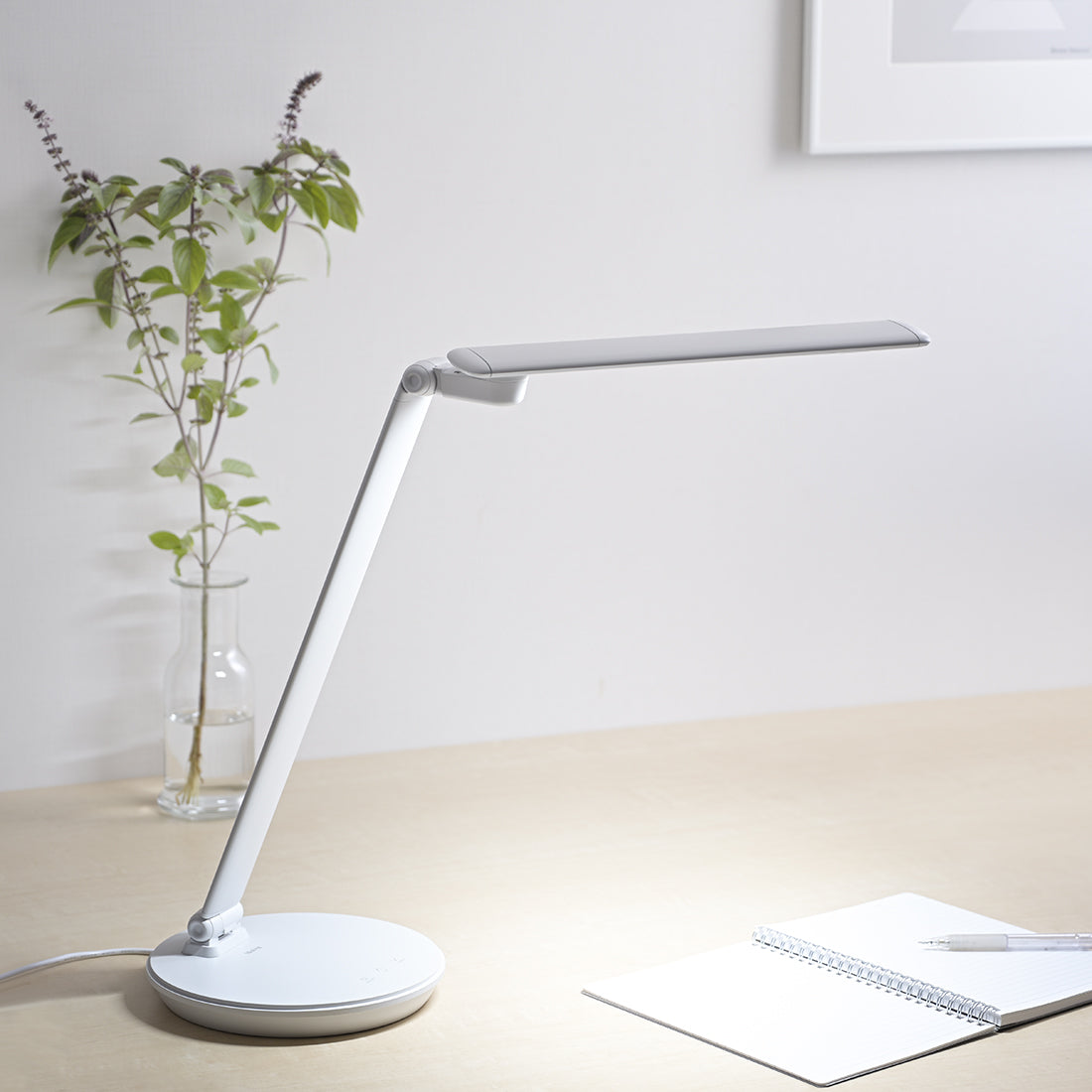 目にやさしい照明 ブルーライト45%CUT 当社比 2関節 A形 白 マルチリフラクションデスクライトVerⅡ  GST011W【梱包60サイズ】【読書灯】