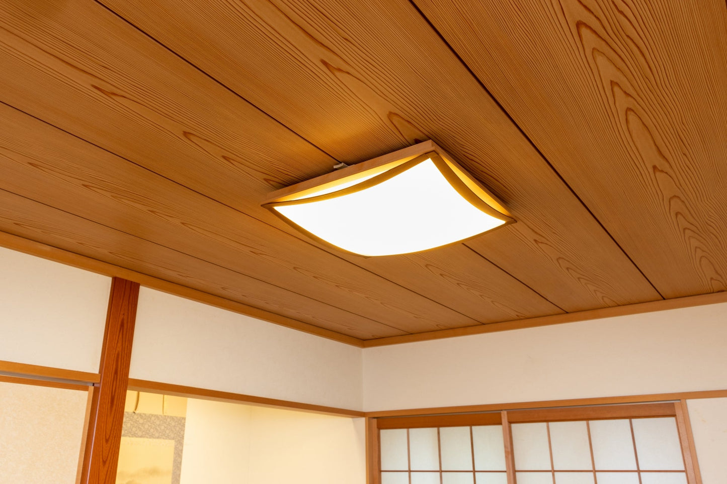 LEDによる和風シーリングライトとは？特徴やおすすめの使い方も解説