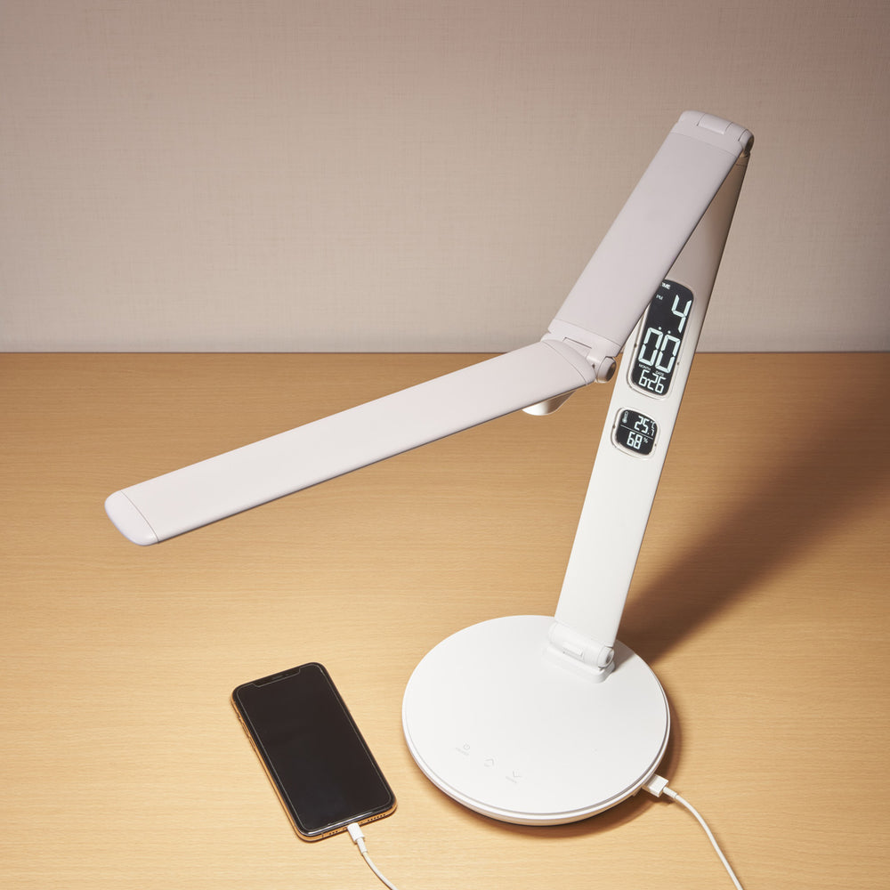 
                      
                        目にやさしい照明 ブルーライト45%CUT(当社比)/マルチリフラクションデスクライトGST008 【梱包100サイズ】【読書灯】
                      
                    