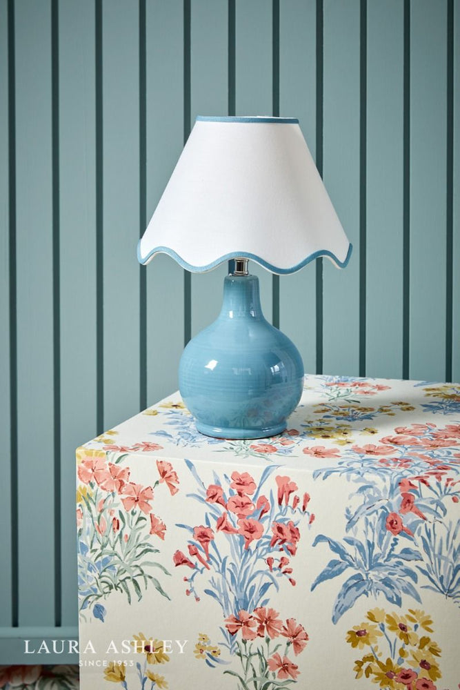 
                      
                        【新商品／8月末出荷】LAURA ASHLEY ローラアシュレイ テーブルスタンド GST021A 青 GST021R 赤
                      
                    