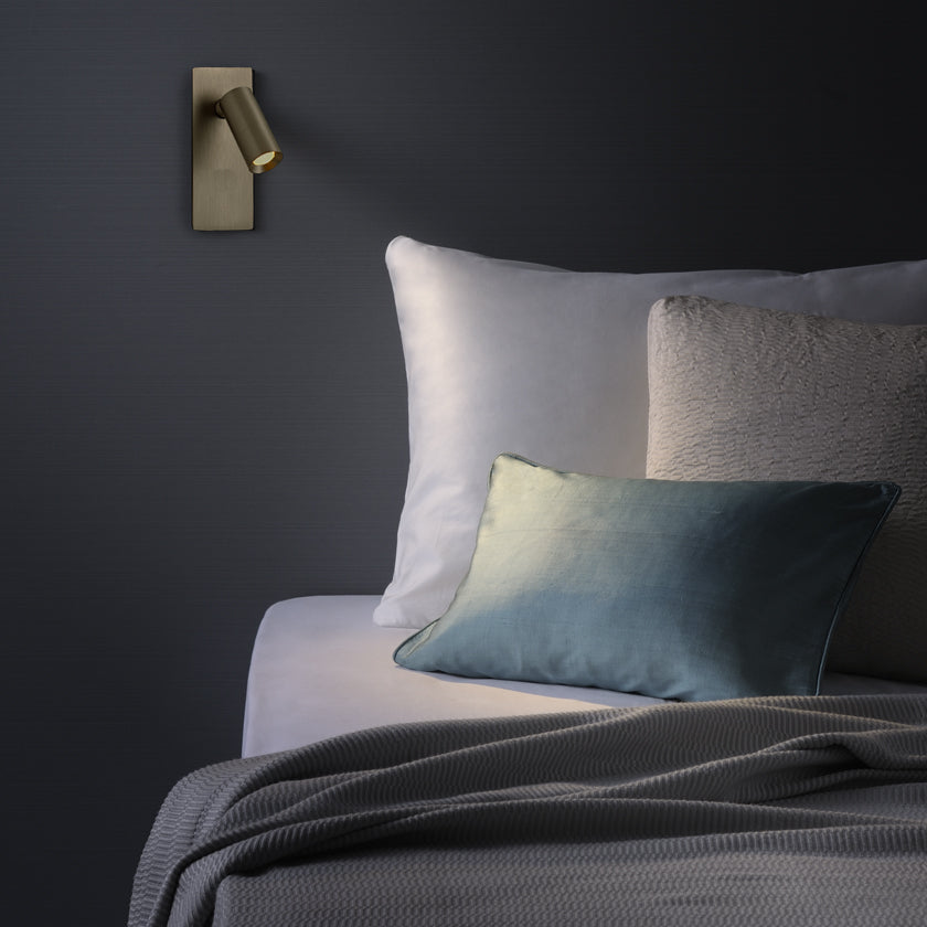 mpページ　アンティークホワイト横長スワッグ　寒色系 ロングボディ リーディングライト MBK006｜リーディングライト(読書灯