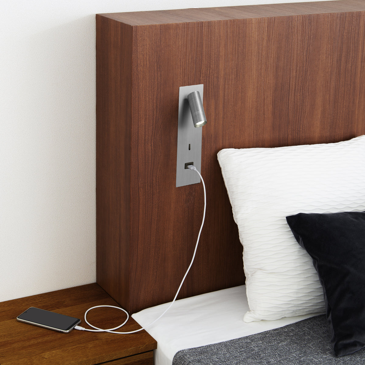 USBポート付きリーディングライト(読書灯) MBK008｜リーディングライト